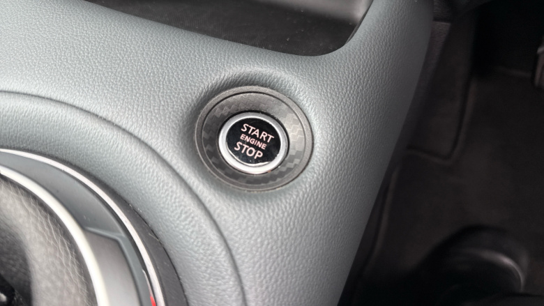 Nissan Juke 1.0 DiG-T N-Connecta 5dr Petrol Hatchback